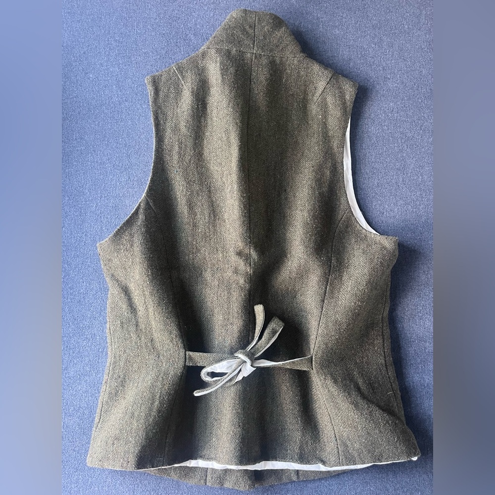 Women’s Bergfabel Vest - Picture 7 of 10
